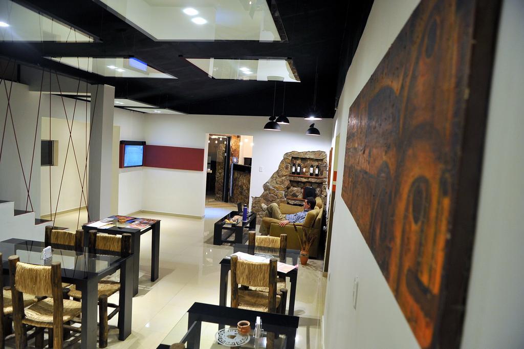 Hotel Pucara Y Rent A Car La Rioja Extérieur photo