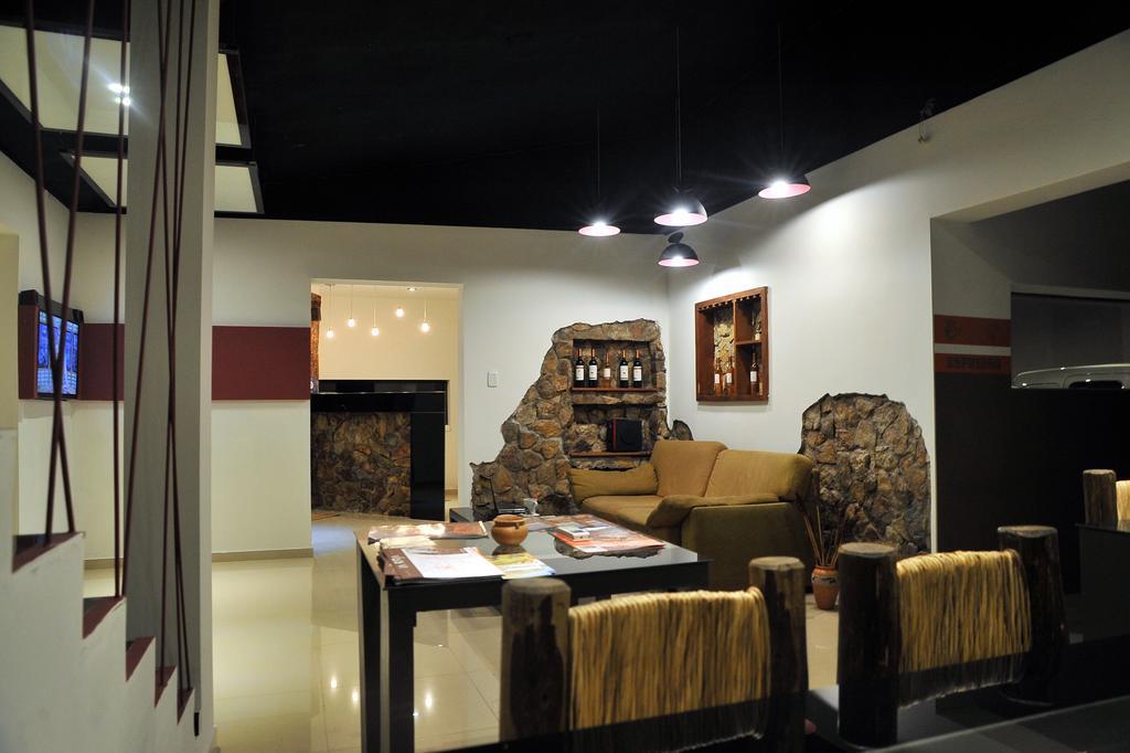 Hotel Pucara Y Rent A Car La Rioja Extérieur photo